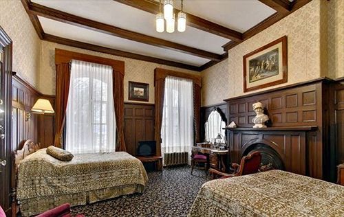 Marie-rollet Hotel Quebec City